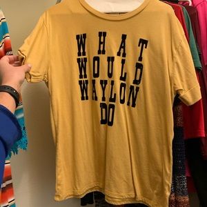 Mustard collar T-shirt